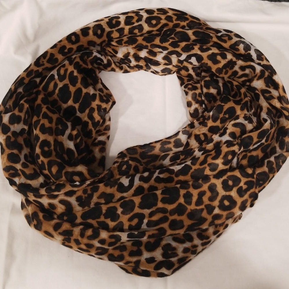 Women's Leopard Infinity Scarf 80"